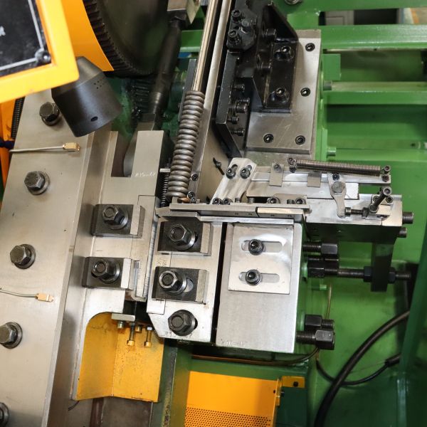 Fully Automatic High Precision Eye Bolt Making Machine with Multi-Material Compatibility for Industrial Fasteners