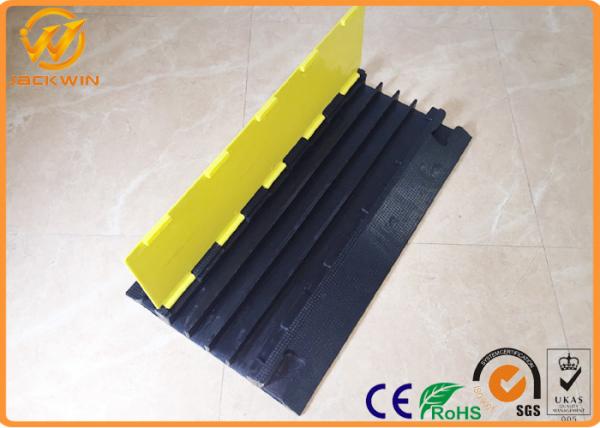 Quality 4 Channel Heavy Duty Rubber Floor Cable Cover for Events Cable Management wholesale