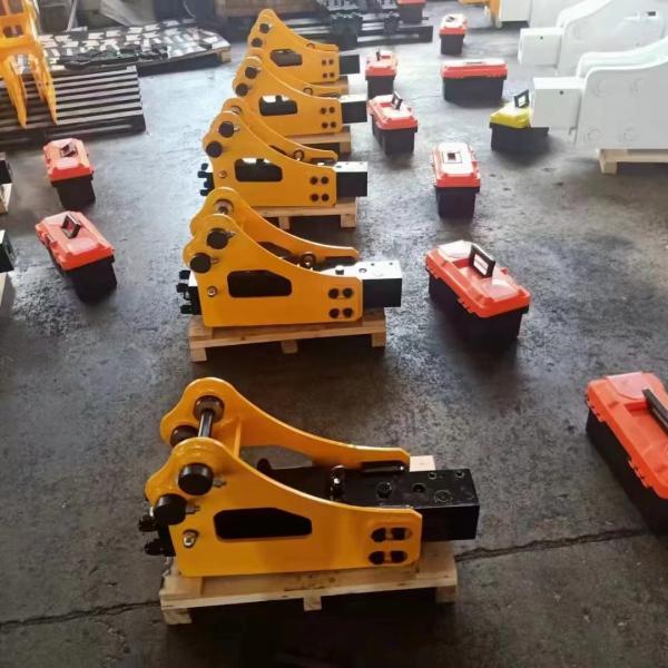 SB30 Side Hydraulic Rock Breaker Hammers 53mm Chisel Carried By A 2-5 Ton