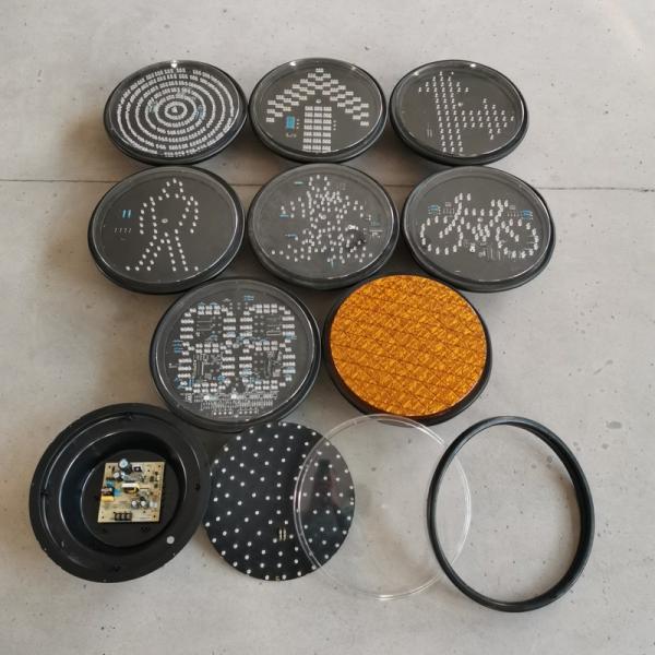 Flip Door Detachable Traffic Light Housing Body Part 1-Appearance EXW 400MM