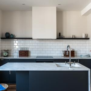 China Modern Style Apartment Furniture Black Lacquer Matt Island And Kitchen Base Cabinets With 3 Drawers on sale