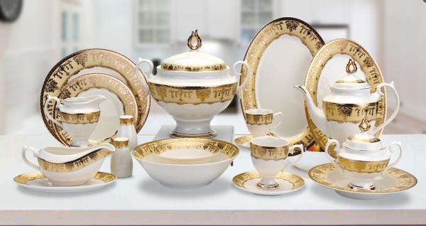 Full gold Decal On Glaze Bone Dinnerware Sets Suitable For Formal Dining Elegant