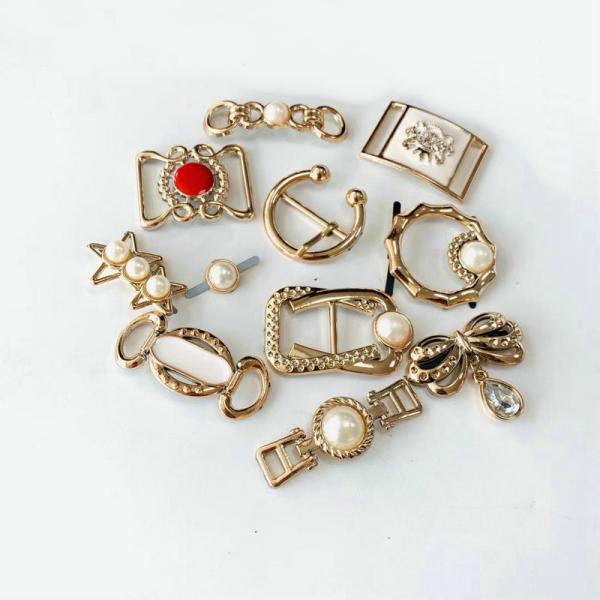 2021 Wholesale kinds of plastic rivet shoe upper buckle accessories for women