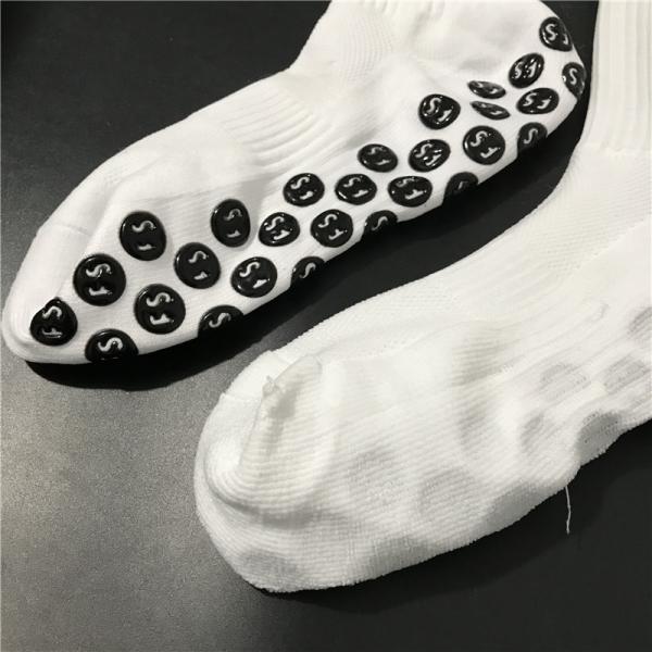 Medium Thickness Anti Slip Rugby Socks With Round Silicone Suction Cup Grip
