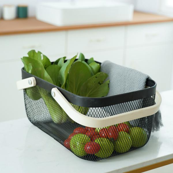 Quality Rectangular Rustproof 750g Metal Wire Fruit Basket With Wood Handle wholesale