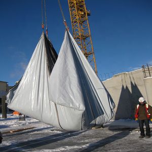 100% Polyester PVC Snow Tarps Easy To Install All Weather Protection with