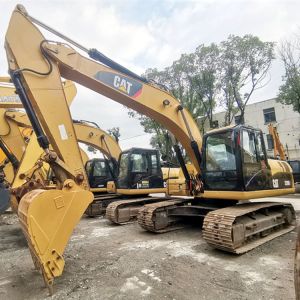20 Ton Cat 320D2 Excavator with Original Hydraulic Cylinder and 2668 Working