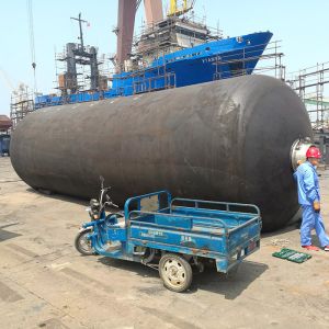 US Navy Submarine Fenders 50kPa D3.3m NR Vertical Floating Hydropneumatic