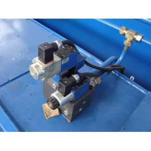 Two CNC Cnc Hydraulic Press Brake 320 Ton 7 M For Bending 14 Meters Workpiece