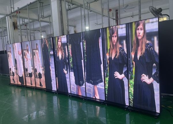 960*320 Module Resolution Aluminum Panel Advertising LED Screens for 680x2000mm