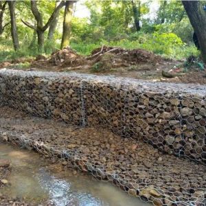 2.0mm-4.0mm Wire Gauge Gabion Baskets and Iron Wire Mesh for River Protection