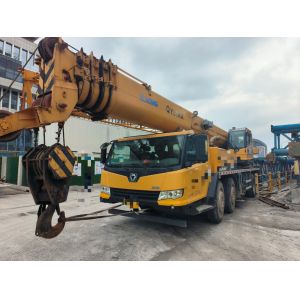50 Tons Xg Mobile Truck Crane with Maximum Lifting Height 40m and 4 Shafts from