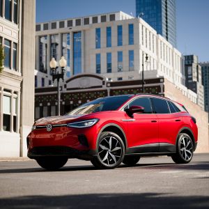 150kw EV Cars Integral Body Custom Color Automatic With LED Headlight