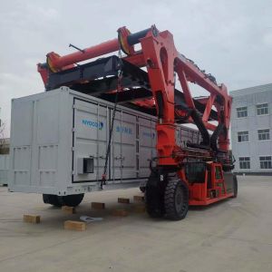 SPEO Container Lifting Vehicle , Orange Port Container Crane Truck For Steel