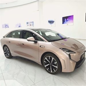 High Speed Electric Car Air C5 Ample Space for Passengers Five-Door Five-Seat Sedan