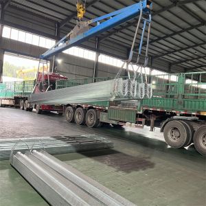 Customized Hot Dip Galvanized Highway Guardrail 345 Material