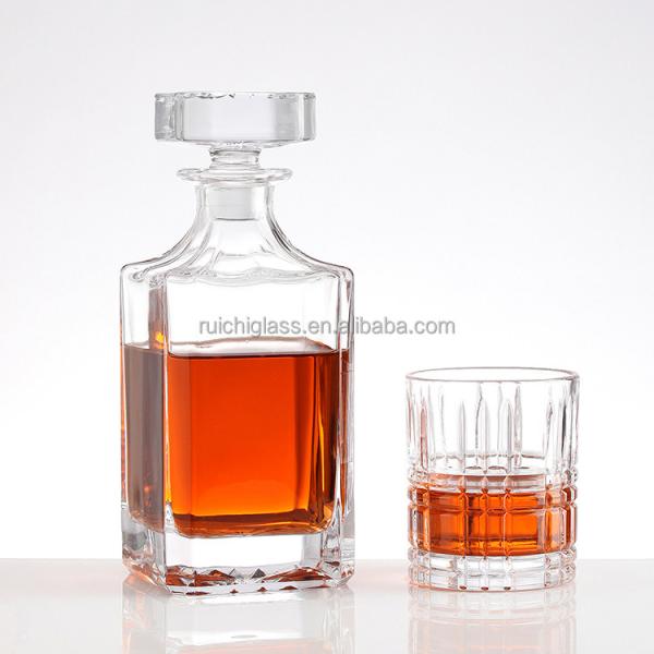 Quality Customized 500ml 750ml Clear Glass Whiskey Bottles for Bar Wine Customized Custom Make wholesale