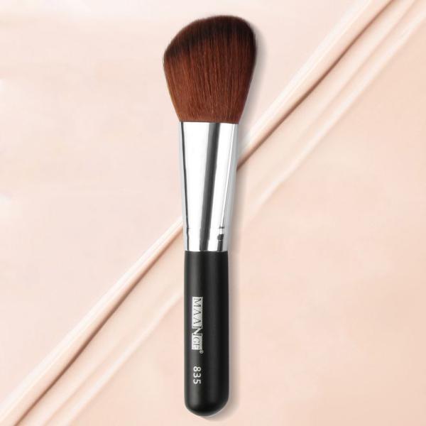 High quality Wood Handle Makeup Brushes Fan Brush best make up brush