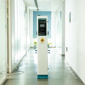 IP55 7KW Car EV Charger Floor Stand With APP OCPP Platform