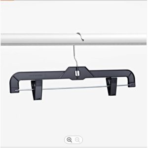 China Factory Plastic Non Slip Adjustable Clothes Hanger for Pants with Clips