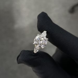 Lab Grown Diamond Rings 3.01ct CVD White F VS2 Three-stone Style Round