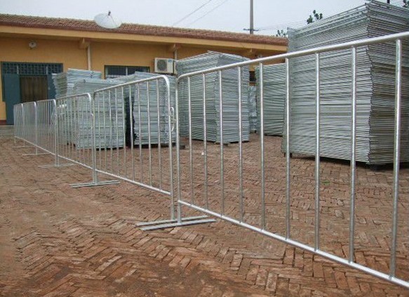 Quality 0.9m Height Customized Galvanized Crowd Barrier Fencing wholesale