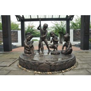 Realistic Large Outdoor Bronze Sculptures Children Playing Shape Antique Design