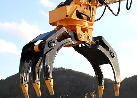 Material handling is quick and simple with our excavator rotating grapples and