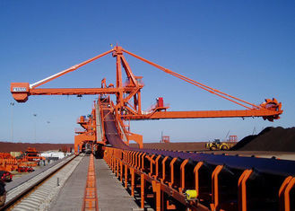 Mobile Rubber Tyred Port Gantry Crane , Continuous Ship Unloader Rail Mounted