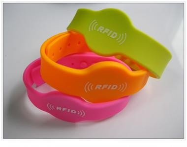 Quality TOPAZ512 chip silicone wristbands / NFC large-capacity chip silicone wristbands wholesale