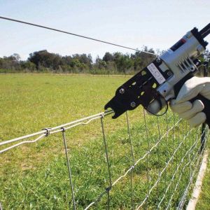 2.6m Height Rot Proof Hinge Joint Fence Barbered Wire Durable Best Field Fence