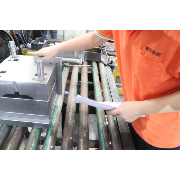 Quality ASTM P21  Pcs Mold Bases 15*15cm dme Customized Shape wholesale