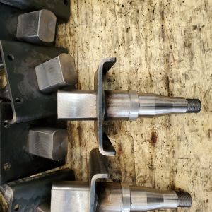 China 50*247mm Trailer Axle Spindle Replacement 1500kg Tractor Stub Axle on sale