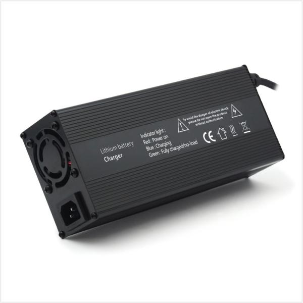Quality Al Alloy Case Intelligent Lithium Battery Chargers Overheat Protection YM-R15-LK2 wholesale