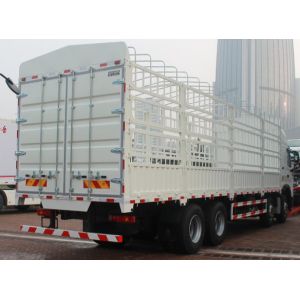 ZZ1317M4661V SINOTRUK HOWO Cargo Delivery Truck 8X4 371hp For Harsh Environment