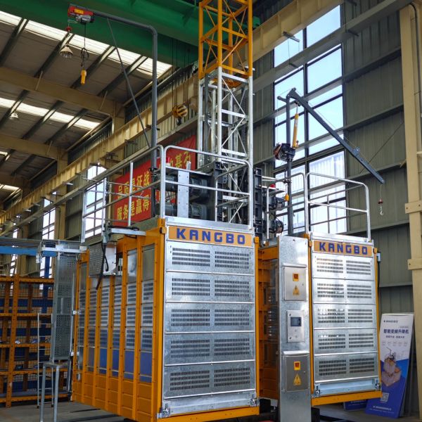 Quality CE certified construction site hoist operating temperature range minus 20 degrees Celsius to 50 degrees Celsius lifting height 120 meters wholesale