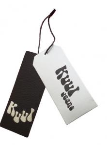 China Bespoke Paper Brand Tag On Clothes Cheap Jeans Hang Tags Glossy Lamination on sale