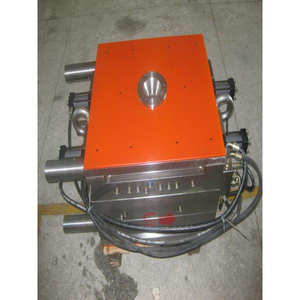 Multi Cavity Hot Runner Injection Molding DME , Plastic Injection Moulded