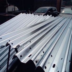 Hot Galvanized Cold Rolled Q345/ASTM A36 Steel Highway Guardrail for Customized