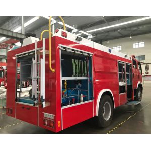 HOWO Red Color Water Tank Fire Truck 4000L Capacity For Road Spraying Multipurpo