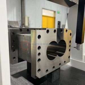 WR13/SAM26 Extruder Screw Barrel Parts With Precise Tolerances And Versatile