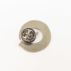 G Shape Custom Metal Lapel Pin Logo Zinc Alloy Die Casted Silver Plated