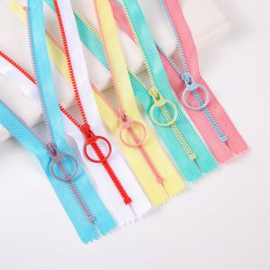 3 Plastic Zippers with Eco-friendly Design and Free Sample