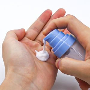 Matte Plastic Fine Mist Spray Bottle OEM For Cleaning Solutions