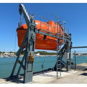 CCS Approved SOLAS 5.0m GRP Gravity Totally Enclosed Lifeboat For Crew Training