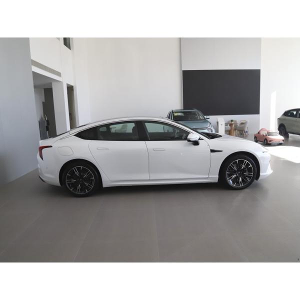 Neta S Electric Mobile Car 715Km Left Steering Rear Drive Large Version 185km/h