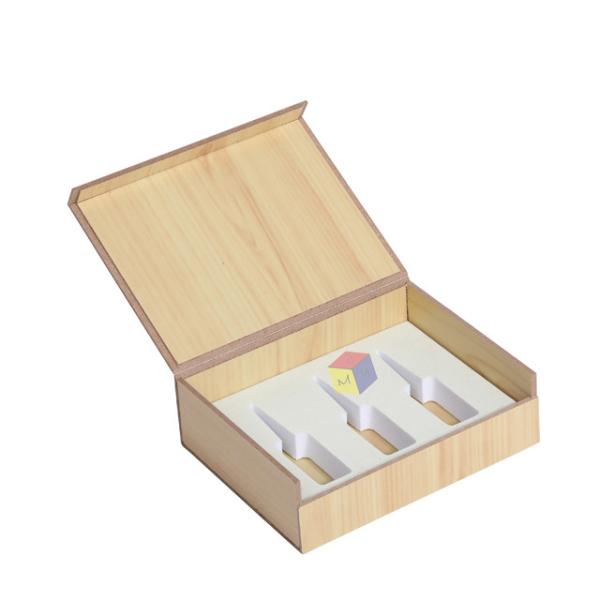 Quality Recyclable Luxury Beauty Magnetic Closure Cosmetic Gift Paper Box Packaging With Insert Custom Design wholesale