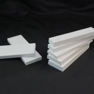 Square Alumina Ceramic Tiles With 92% and 95% Alumina Content and High Thermal Shock Resistance