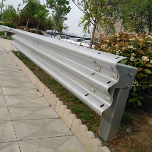 Q235 Q345 Galvanized Highway Guardrail Traffic Barrier with CE/BV/ISO Certificat