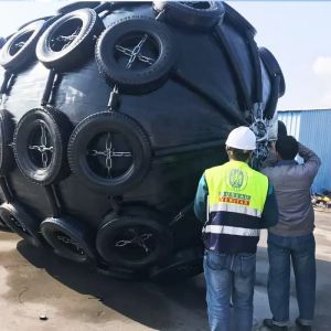 26 Layers 2.5M Yokohama Rubber Fender 50kPa Floating Dock Fenders